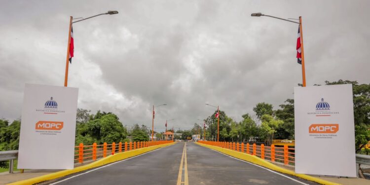 Puente Antonio Guzmán queda abierto al tránsito y devuelve a La Vega una conexión anhelada y esperada por su población
