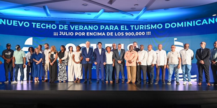 Más de 7,7 millones de visitantes llegan al país hasta julio.