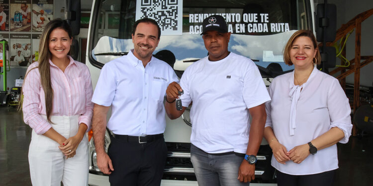 Bellón culmina con éxito la promoción «Móntate con Dyllu» con la entrega de un camión Dayun