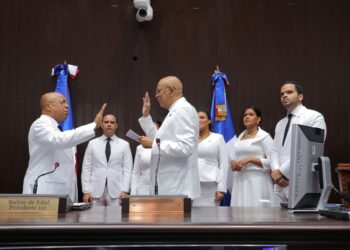 Alfredo Pacheco es ratificado como presidente de la Cámara de Diputados