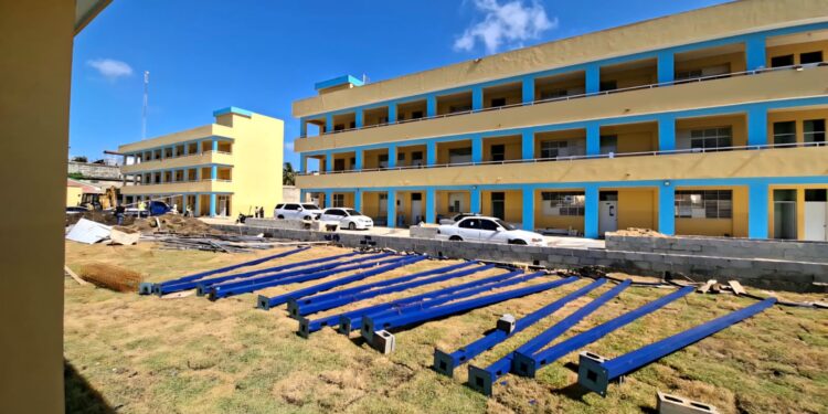 Dan toques finales a Escuela de Cancino Adentro y otros planteles de SDE que incorporarán más de 60 nuevas aulas para el nuevo año escolar 2026-2027