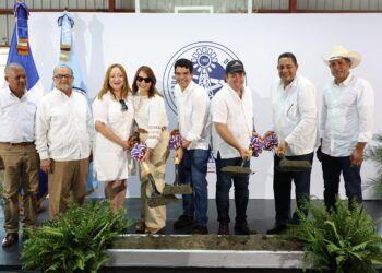 Wellington Arnaud deja iniciados trabajos de ampliación alcantarillado sanitario de Luperón, Puerto Plata