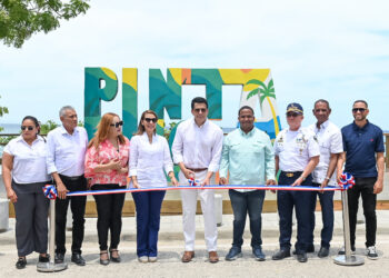 David Collado inaugura parador Fotográfico en Punta Rucia, Puerto Plata.