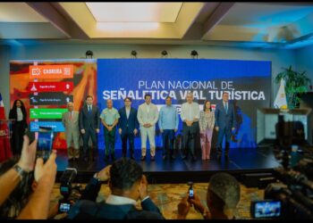 Turismo y RD Vial lanzan plan nacional de señalética turística.