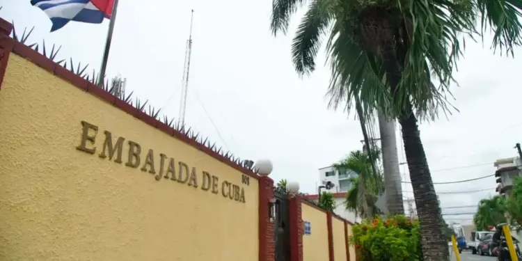 Gobierno dominicano solicita a Cuba retirar a nueve diplomáticos y sus familiares