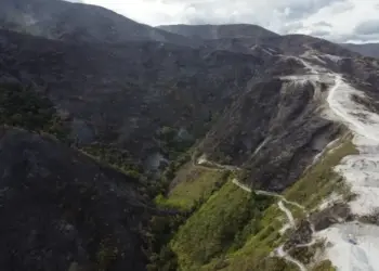 Incendio arrasa 3.000 hectáreas de bosque, redes de agua y cultivos en norte de Colombia