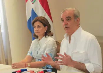 Abinader anuncia ampliación de la carretera hacia Licey al Medio a cuatro carriles