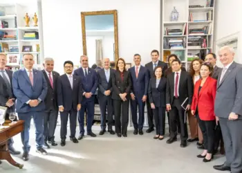 Abinader propone estrategia regional de IA y plantea avanzar en su regulación sin frenar el desarrollo