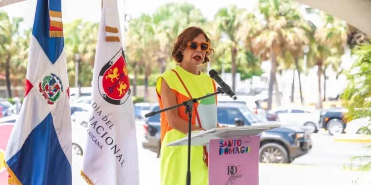 Diseñadora española elogia recuperación de espacios públicos de Santo Domingo