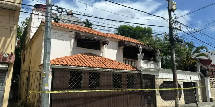 Ropa tirada y mucha sangre: hallazgos en residencia de Julián Oro Duro, según fiscal