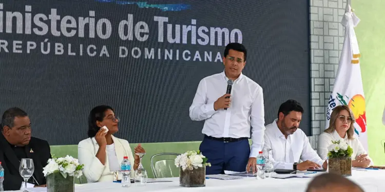 Turismo inaugura obras en el entorno de la Basílica de Higüey