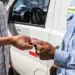 Detienen a dos técnicos por presunta extorsión a clientes de Edesur