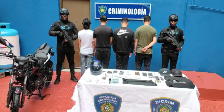 Arrestan a cuatro colombianos por robos de relojes y joyas en el Distrito Nacional