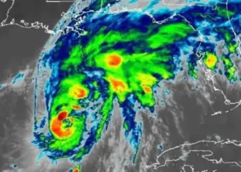 Isaías alcanza categoría 3 y amenaza la costa del Golfo de Estados Unidos