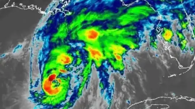 Isaías alcanza categoría 3 y amenaza la costa del Golfo de Estados Unidos