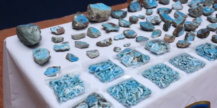 Recuperan larimar valorado en RD$1.5 millones tras denuncia de comerciante retenido bajo amenazas