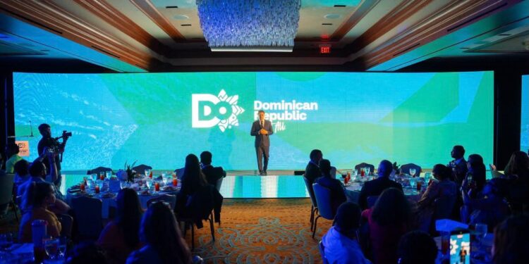 David Collado presenta en Houston la estrategia turística de República Dominicana en su Roadshow número 12