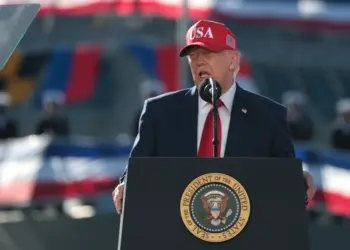 Trump ataca de nuevo a Fox, su cadena afín, y la acusa de cubrir más a los demócratas