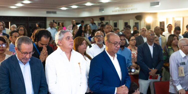 AUTORA DEDICA LIBRO A PADRES Y FAMILIAS DE PERSONAS CON DISCAPACIDAD.