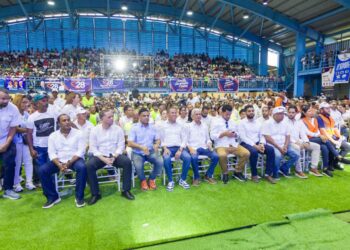 Ricardo de los Santos juramenta al sector construcción de Sánchez Ramírez en respaldo a Carolina Mejía
