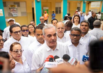 Luis Abinader tema haitiano: El Gobierno está en sesión permanente para garantizar la seguridad del pueblo dominicano ante situación en Haití
