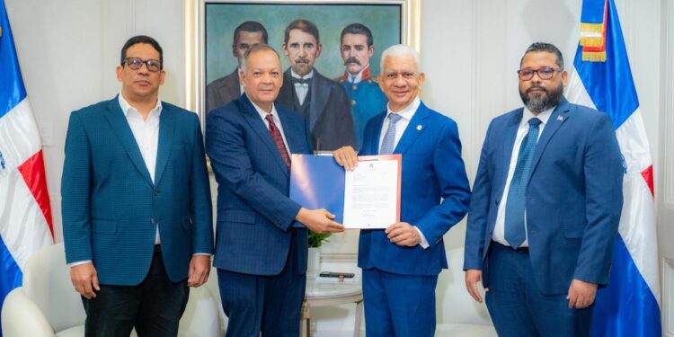 Senado recibe del Poder Ejecutivo proyecto de Ley General de Concesiones de Bienes, Servicios y Obras Públicas