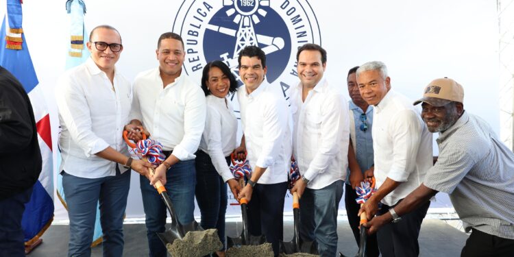 Wellington Arnaud inicia construcción del alcantarillado sanitario de El Córbano, provincia San Juan